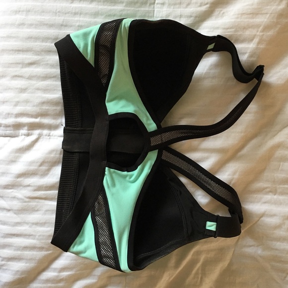 VSX sports Bra - Picture 3 of 3